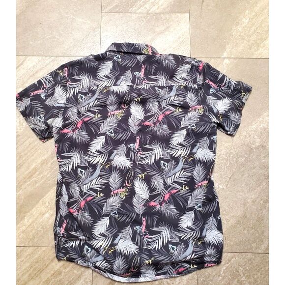Jurassic World Short Sleeve Button Down Dinosaur Shirt Size M - Picture 2 of 4